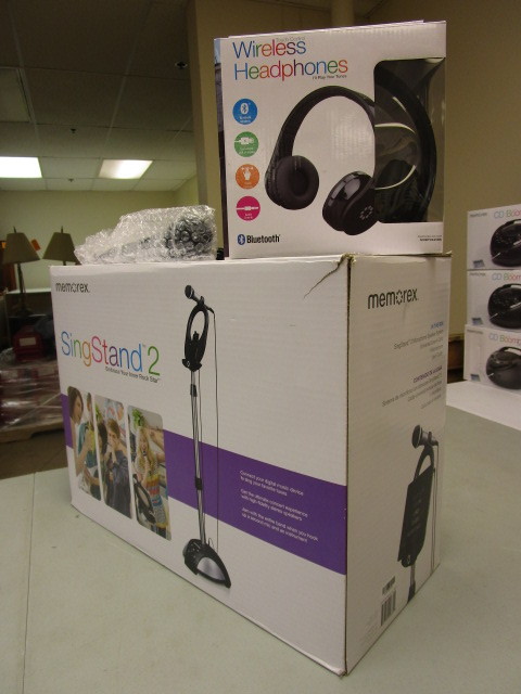 lot 314 image: HOME KARAOKE SYSTEM  WIRELESS HEADPHONES  MICROPHONE