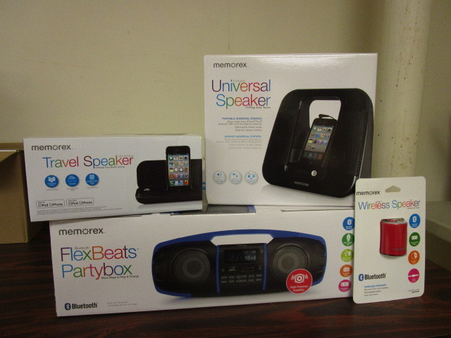 lot 334 image: ELECTRONICS PICNIC BUNDLE