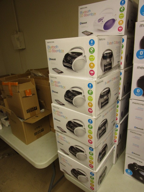 lot 339 image: BLUETOOTH CD BOOMBOXES
