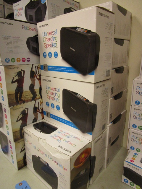 lot 342 image: UNIVERSAL CHARGING SPEAKERS