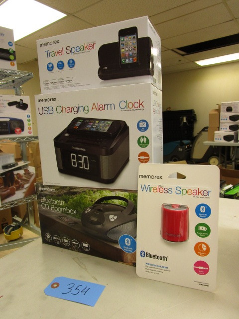 lot 354 image: BOOMBOX BUNDLE