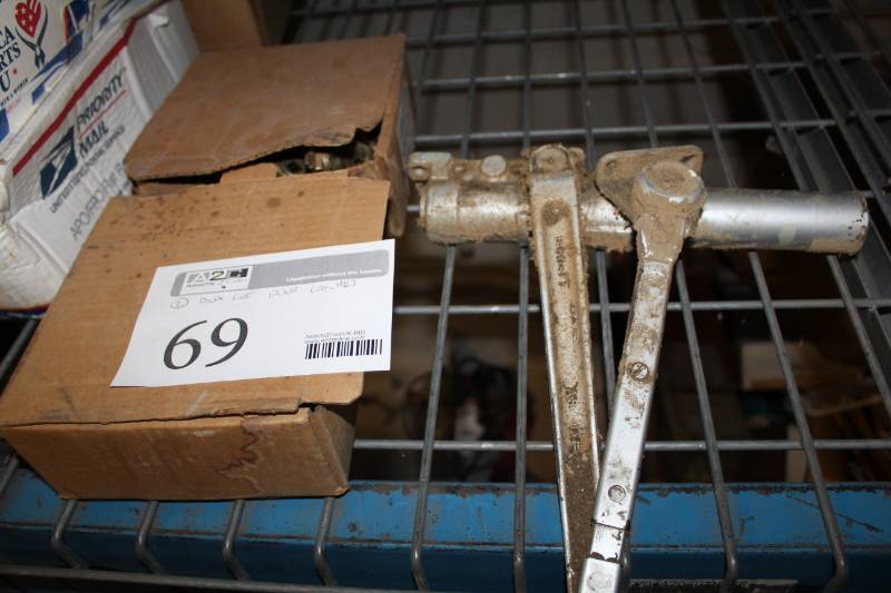 lot 69 image: Door Hardware Latches