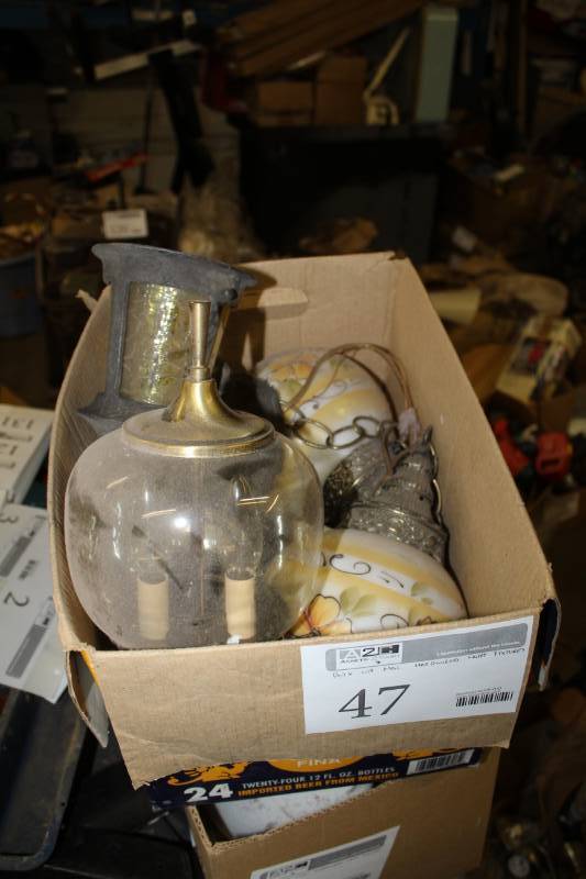 lot 47 image: Misc. Hardwired Light Fixtures