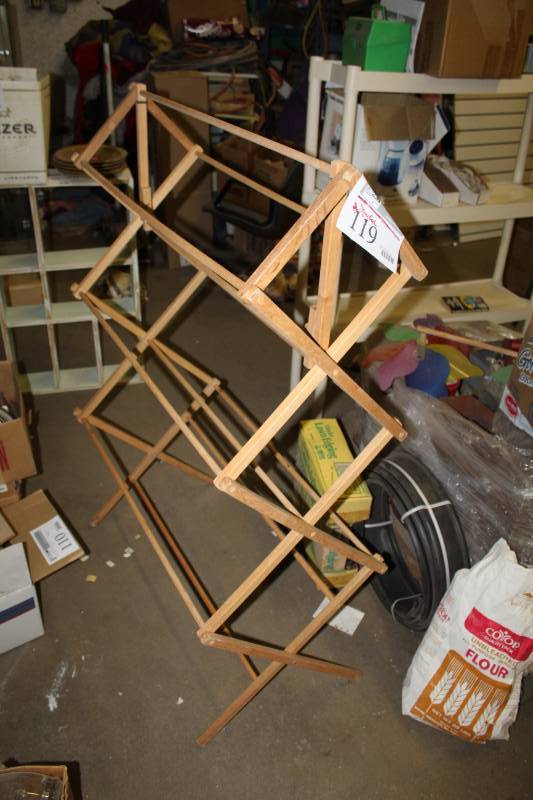 lot 119 image: Wood Clothes Drying Rack