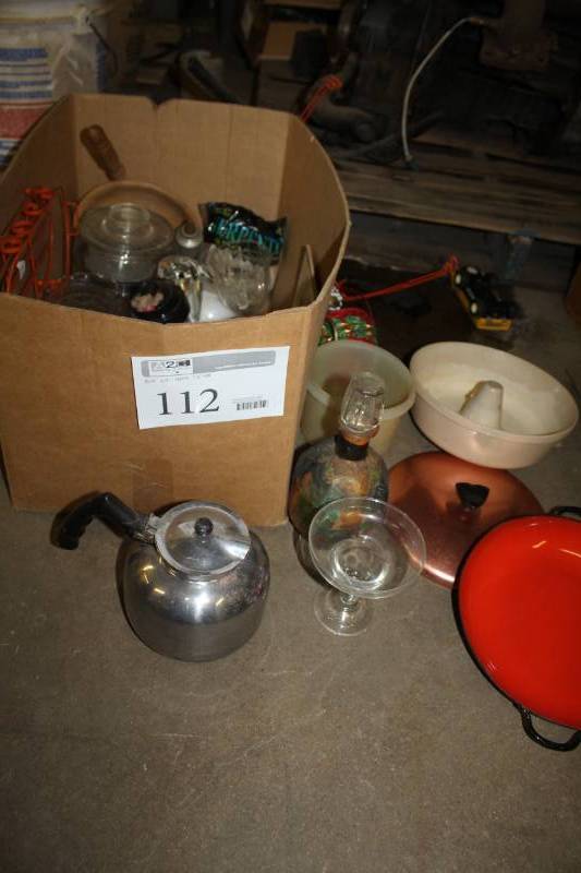 lot 112 image: Tea Pot, Cake Pans, Glass Kitchenware, Serving Trays, Home Dcor