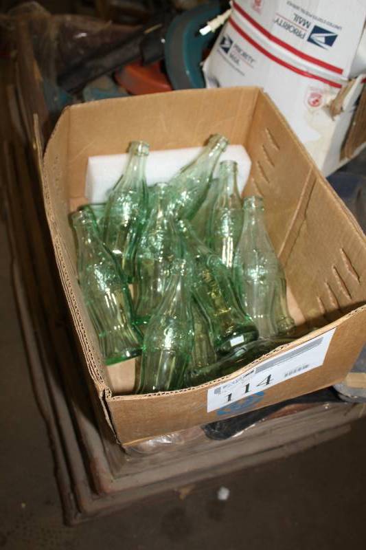 lot 114 image: Coca-Cola Vintage Glass Pop Bottles