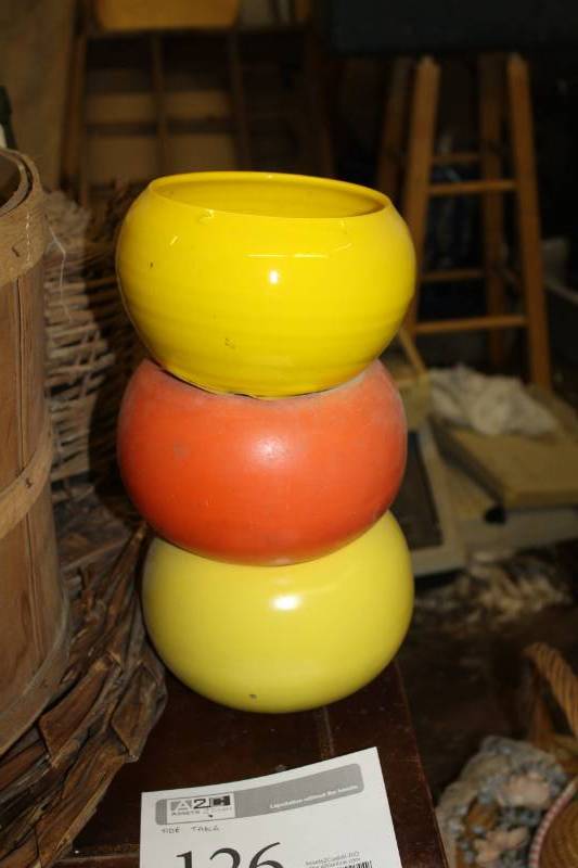 lot 140 image: 3-Piece Pottery Set
