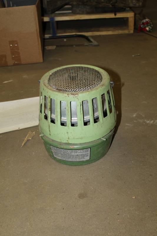 lot 165 image: Coleman 5000 BTU Catalytic Heater