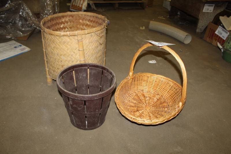 lot 142 image: Wicker Baskets