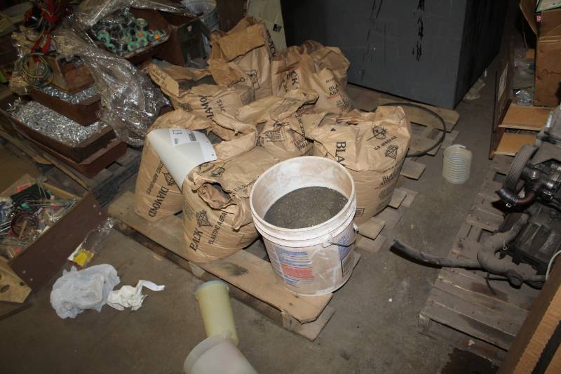 lot 13 image: Black Diamond Sandblasting Abrasive