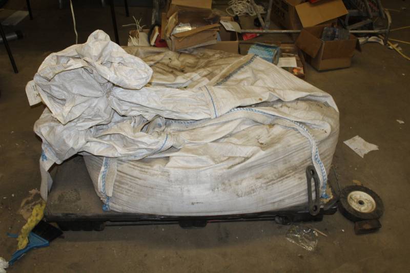lot 12 image: Sandblasting Abrasive