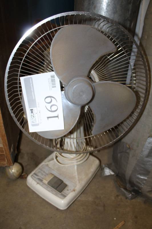 lot 169 image: Vintage Table Fan