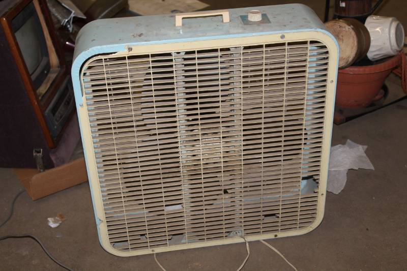 lot 179 image: Kmart 3-Speed Box Fan