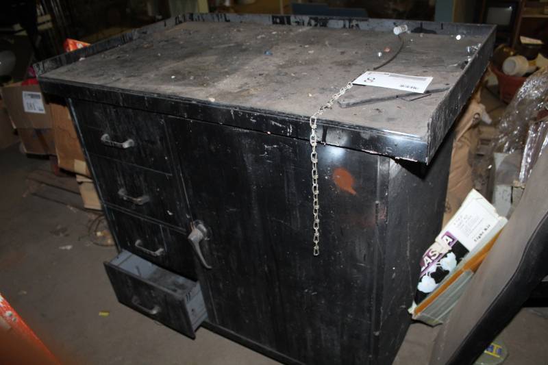 lot 8 image: Rolling Metal Table Cabinet with 4-Drawers, 1-Door, 2-Storage Shelves