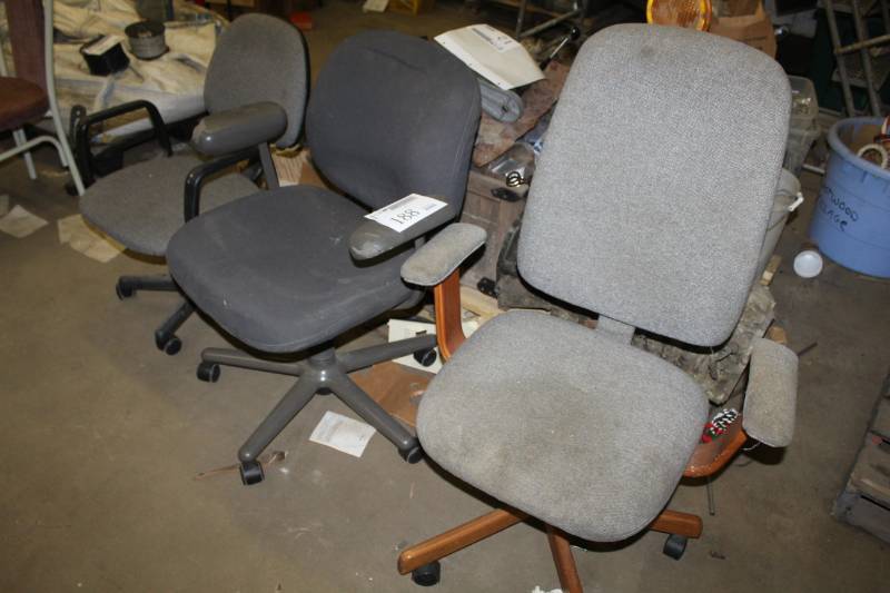 lot 188 image: Rolling Office Chairs