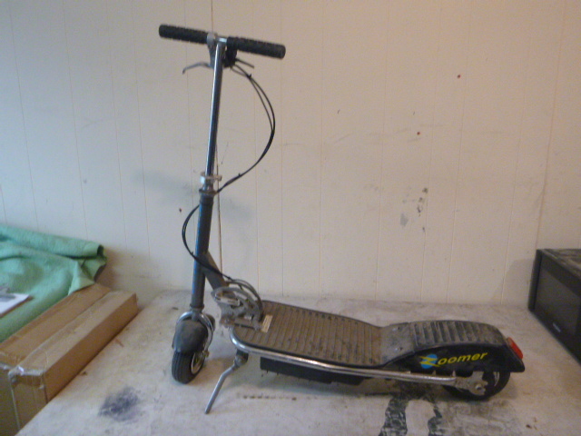 Sharper Image Zoomer Scooter