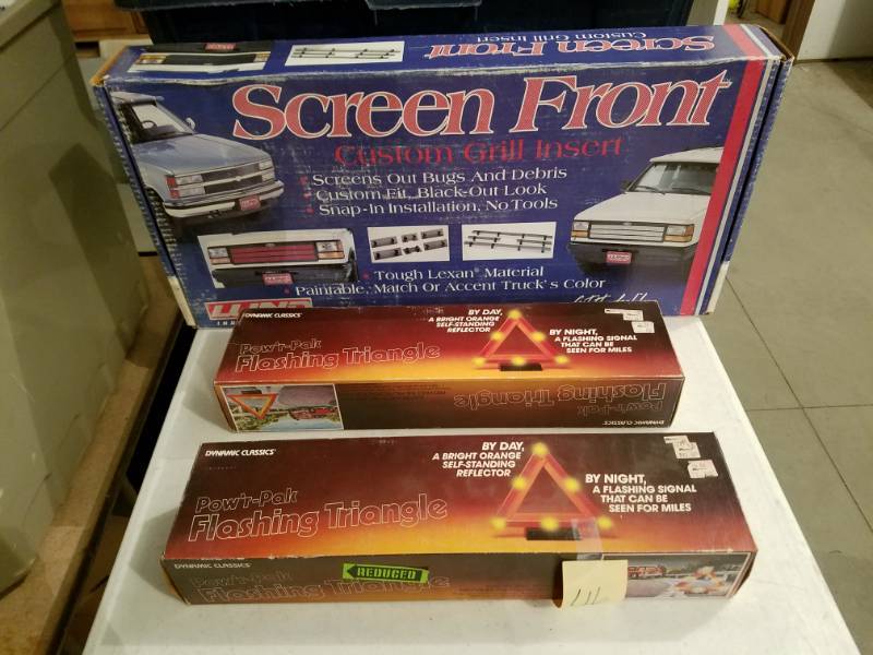 Screen Front - Flashing Triangles