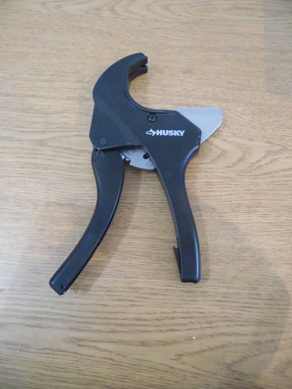 lot 75 image: Husky 2 in. Ratcheting PVC Cutter