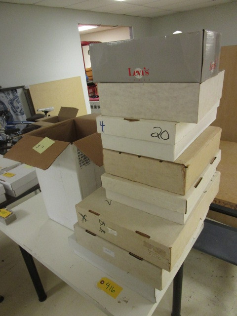 MORE THAN 25,000 SPORTS CARDS