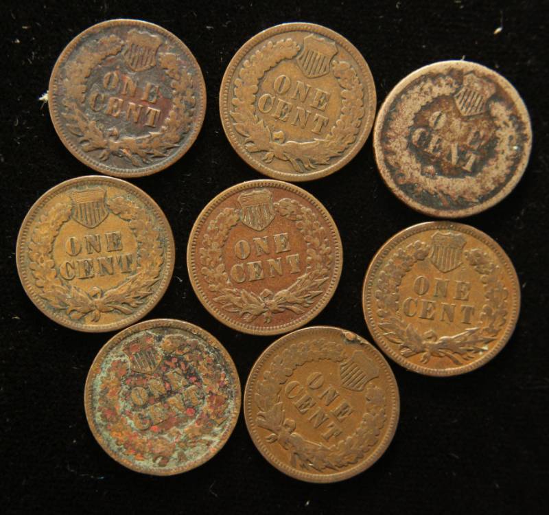 GROUP OF 8 INDIAN HEAD CENTS INCLUDING AN 1863 CN