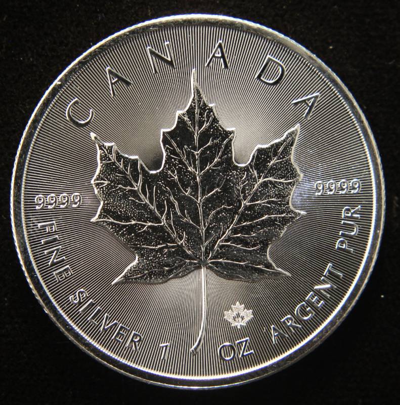 2019 CANADA $5 MAPLE LEAF 1 TROY OZ. .999 FINE SILVER