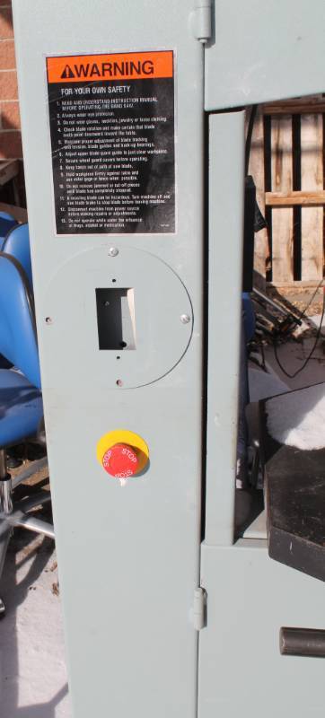 lot 8 image: Delta Band Saw