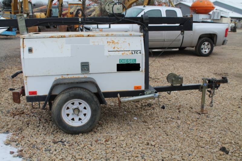 lot 6 image: Wacker Neuson Portable Light Tower With Built In 6 KW Power Generator