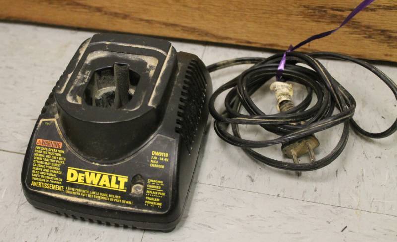 lot 22 image: DeWalt  7.2 To 14.4 Ni Cd Battery Charger