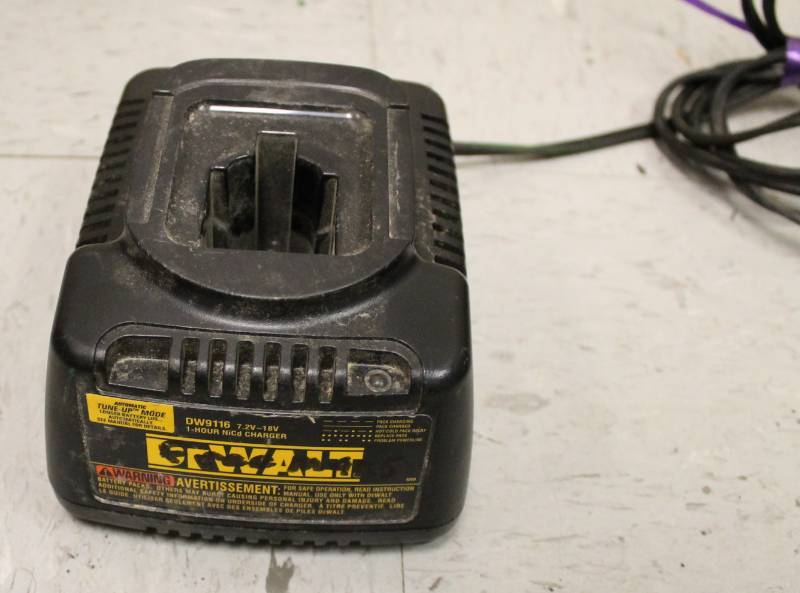 lot 23 image: DeWalt  7.2 To 18 Volts 1 -HR Ni Cd Battery Charger