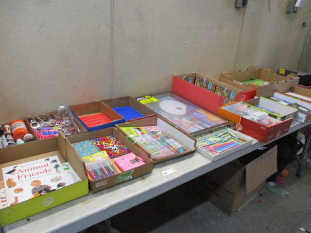 lot 28 image: Craft Supplies
