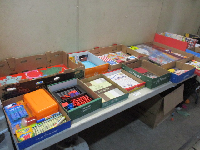 lot 29 image: Craft Supplies