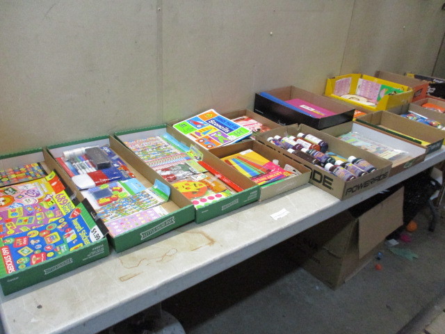 lot 31 image: Craft Supplies