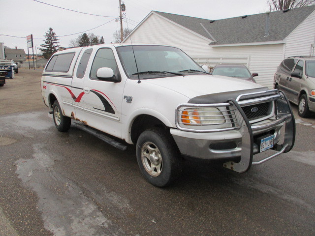 lot 2 image: 1998 Ford F150