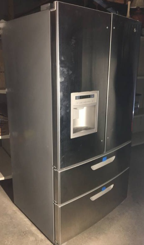 lot 33 image: Refrigerator