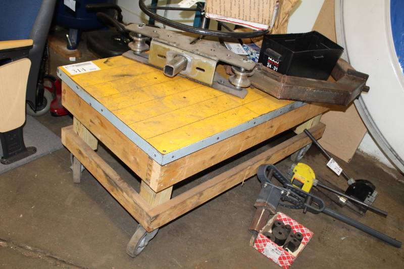 lot 314 image: Industrial Cart