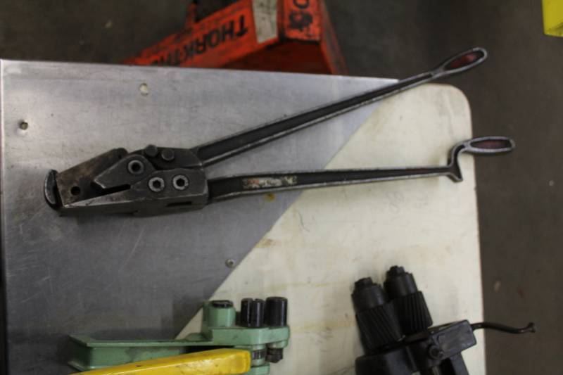 lot 293 image: Signode Steel Strapping Co. Strap Cutter
