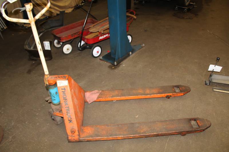 lot 232 image: Thork-Truck Pallet Jack