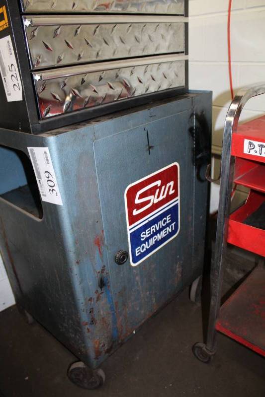 lot 309 image: Sun Service Equipment Cabinet Cart