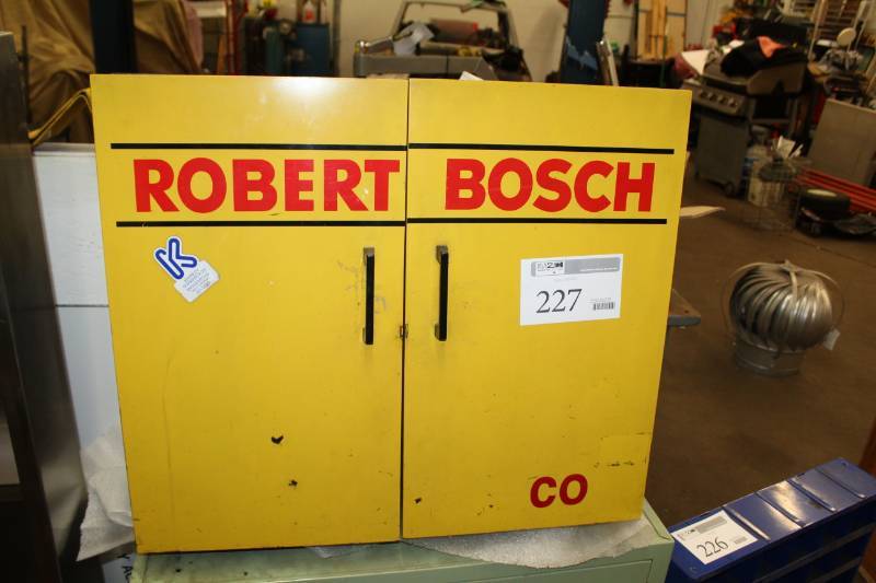 Robert Bosch 2 Door 10 Shelf Wall Mount Parts Cabinet