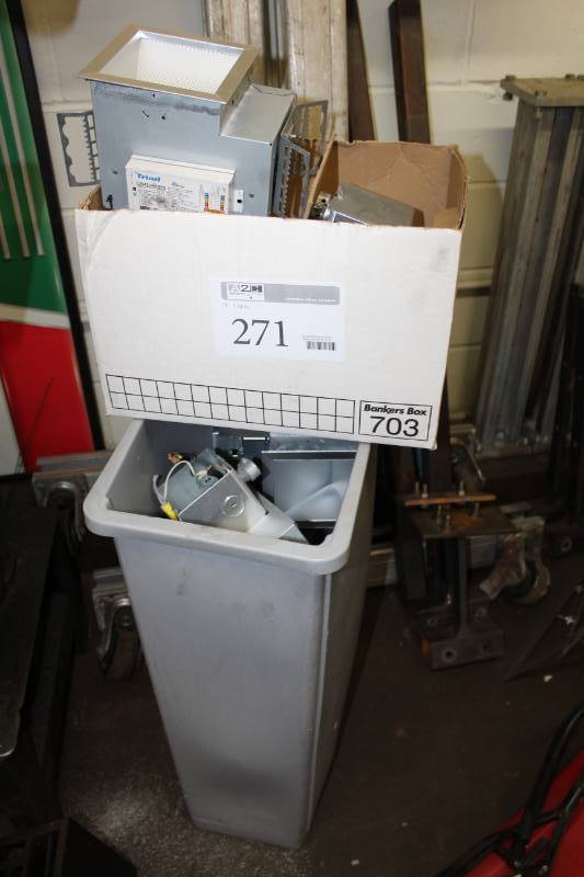 lot 271 image: Triad Commercial Lights