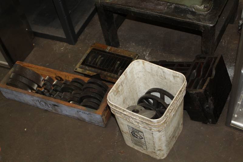 lot 312 image: Gears