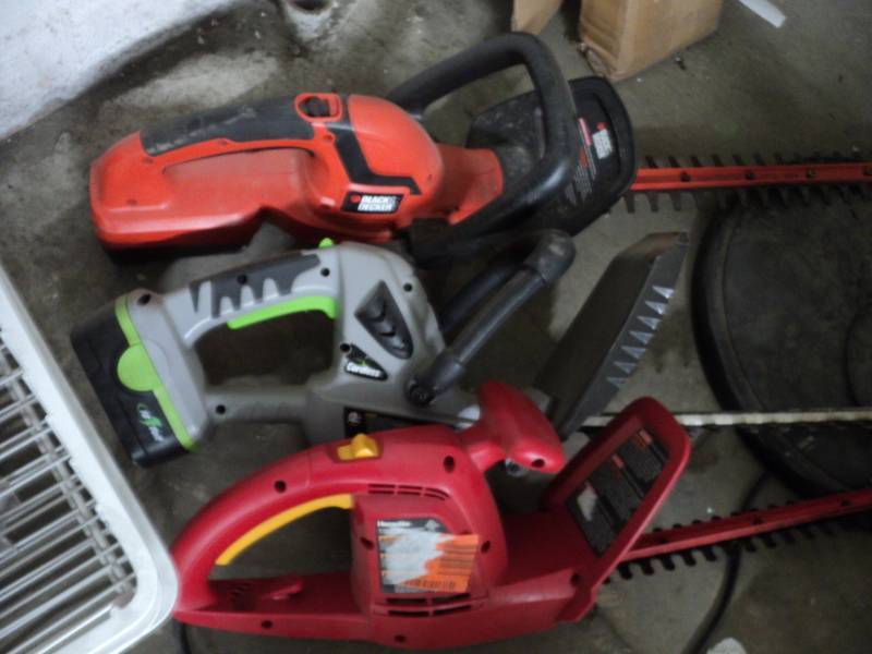 lot 100 image: 3 Hedge Trimmers...