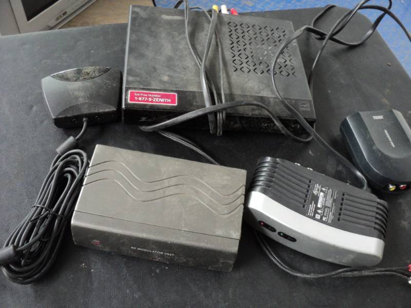 lot 119 image: Zenith Digital TV Tuner Connector B...