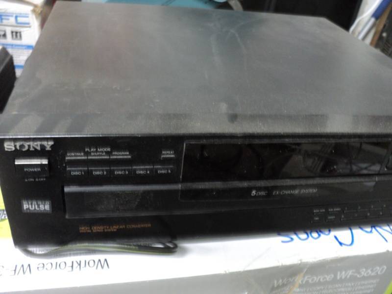 lot 128 image: Sony 5 Disc Exhange System powers ...