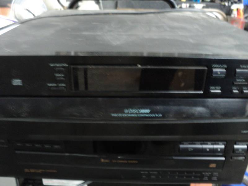 lot 138 image: Lot of 2 electronics powers on...