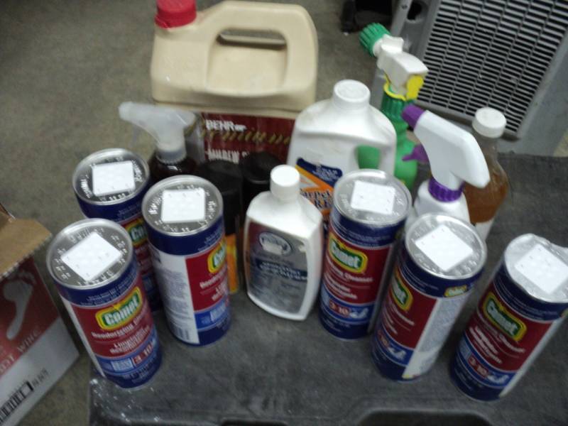 lot 3 image: Lot of Cleaning Supplies...