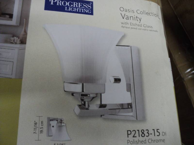 lot 17 image: Progess Oasis Collection Vanity Lig...