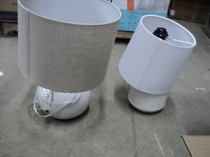 lot 24 image: 2 Lamps, one shade is damaged, Rug ...