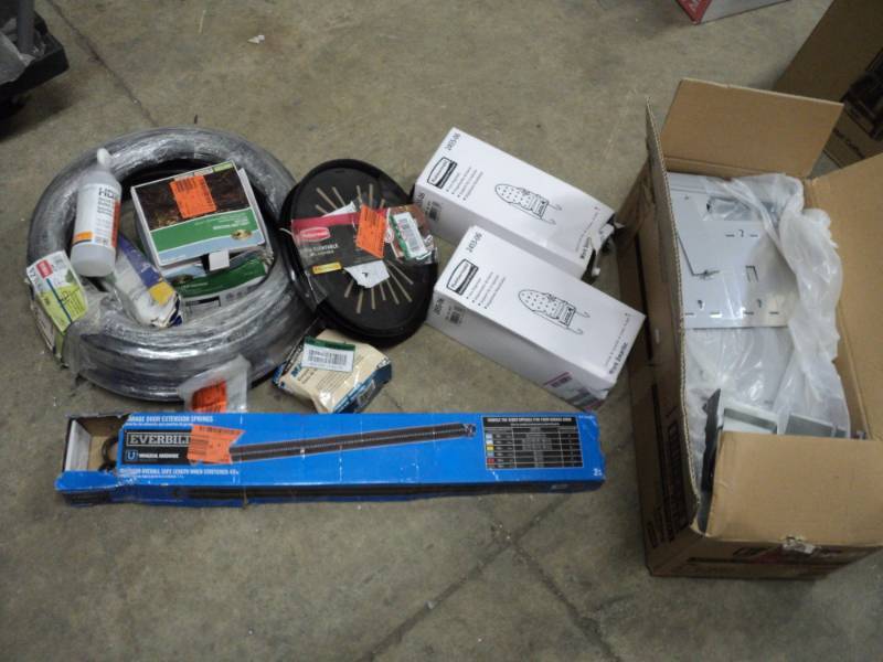 lot 26 image: Misc lot see all pictures...