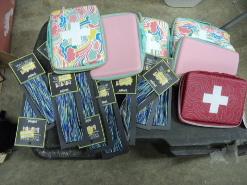 lot 33 image: 6 Bags, 20 Scuncis, 10 hats, 2 pur...